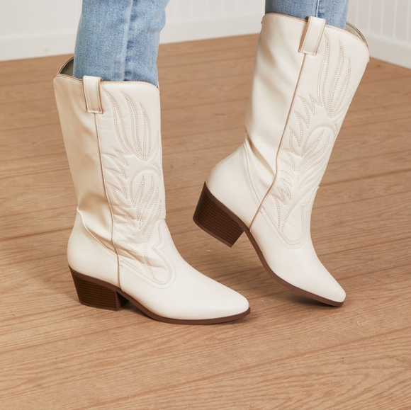 East Lion Corp Mountain Fever Mid-Calf Cowboy Boots  NO OFFERS ACCEPTED - Picture 2 of 7